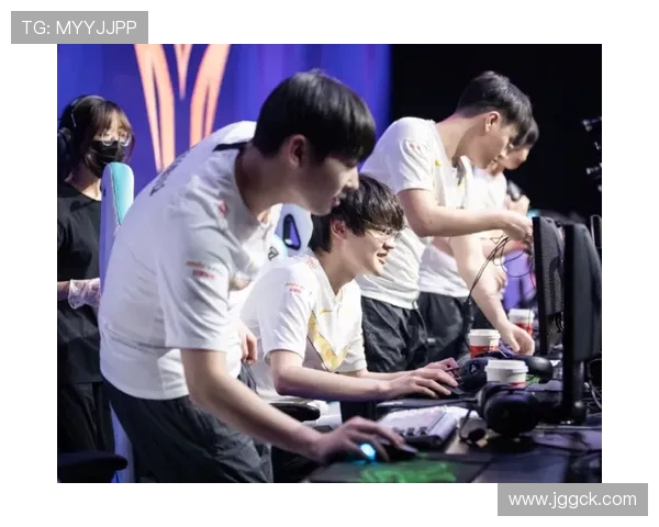 V5战队在CSGO中的团队协作策略与实战分析探讨