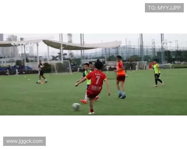 深度对话：周强在足球场上的成长与追梦历程